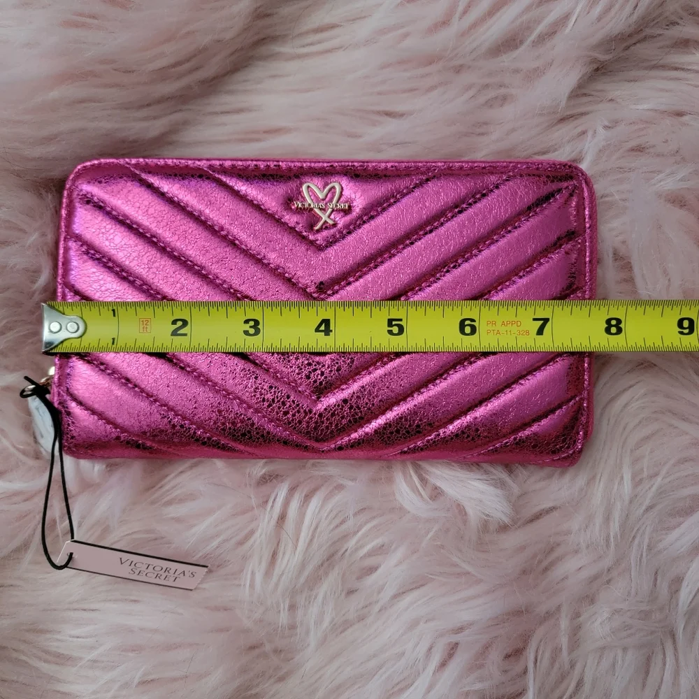 Victoria's Secret V quilt pink metallic crackle wallet - Picture 7 of 9